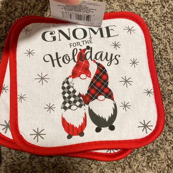 Gnome For The Holidays Kitchen Towels & Oven Mitts - Picture 4 of 7